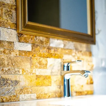 Anker Self-check-in فندق لينداو