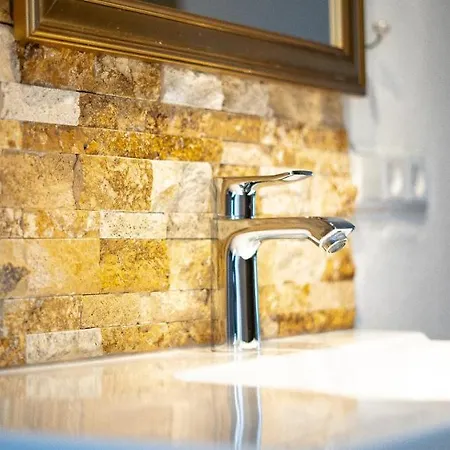 Anker Self-check-in فندق